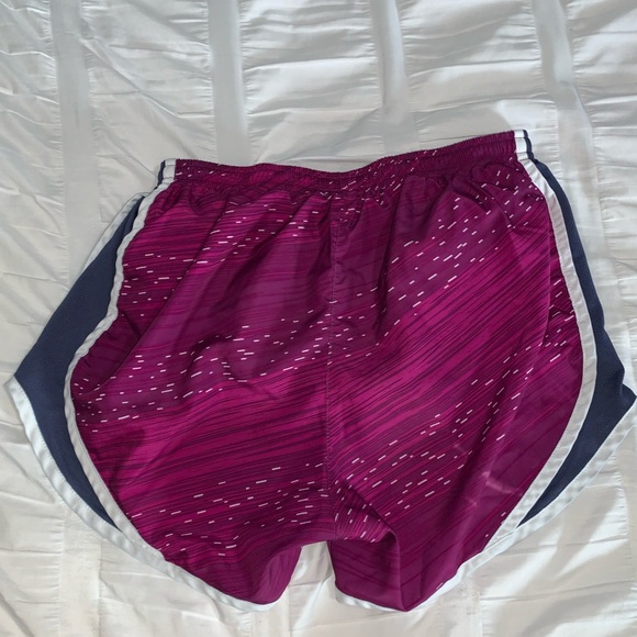 3 for 22! 💎 Nike Dri-Fit Woman’s Shorts - Picture 2 of 4